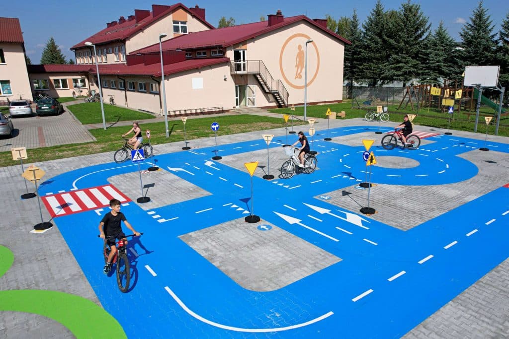 Realizacja StrefyGier.pl — miasteczko rowerowe i gry dla szkoły